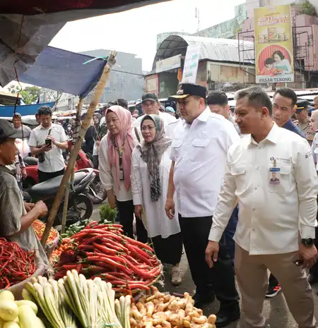 Wali Kota Munafri Sidak Pasar Terong, Cek Ketersediaan dan Harga Pangan