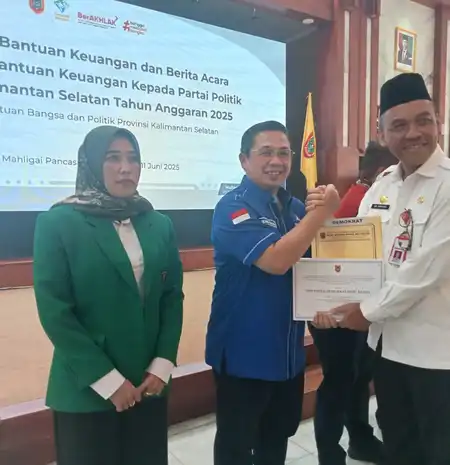 Serahkan Bantuan Keuangan Parpol, Pemprov Kalsel Tekankan Adanya Pendidikan Politik