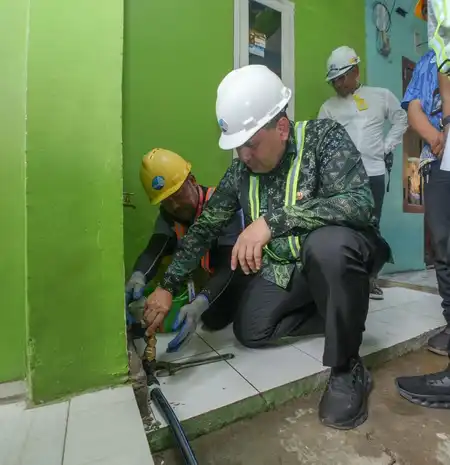Pemkot Makassar Resmi Luncurkan Sambungan Air Bersih Gratis untuk Warga Kurang Mampu