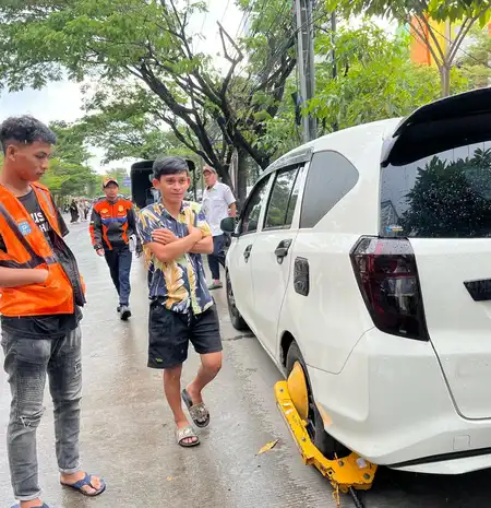 Langkah Serius Atasi Kemacetan, Dishub Makassar Mulai Tertibkan Parkir Liar