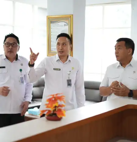 Kunker Perdana, Wamen Imipas Tinjau Satker Keimigrasian dan Ketahanan Pangan di Manado