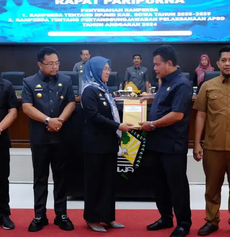 Bupati Gowa Serahkan Dua Ranperda Strategis dalam Rapat Paripurna DPRD