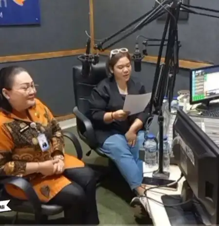 Siaran Perdana! Talkshow Smart Woman Talks di Radio SmartFM Manado