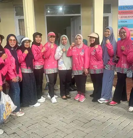 TP PKK Turun Langsung di Kegiatan Jumat Bersih Jelang Verifikasi Lomba Kelurahan