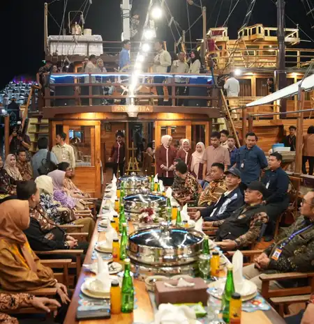 Pemkot Makassar dan Kemendikdasmen Bahas Sinergi Pendidikan Nasional di Pantai Losari
