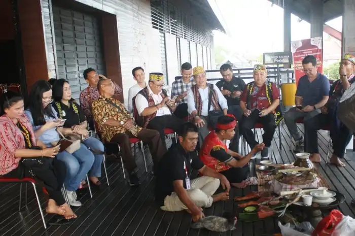 Ritual Upacara Adat di Pontianak