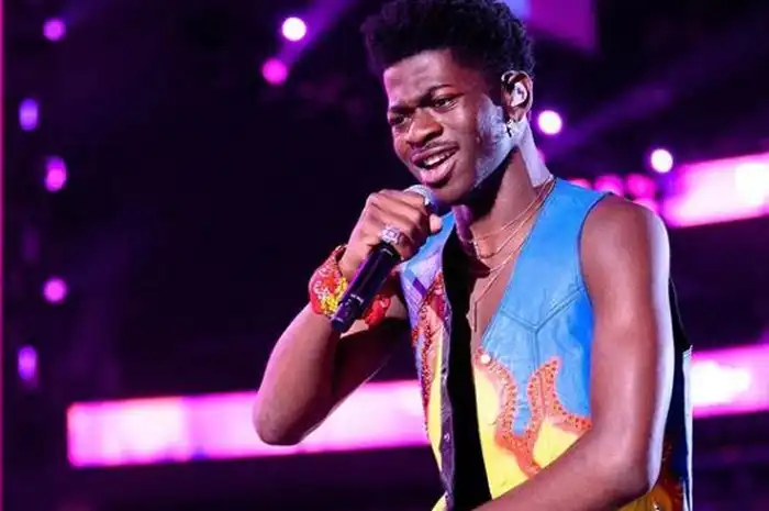 Lirik Lagu STAR WALKIN' – Lil Nas X, Anthem League of Legend World ...