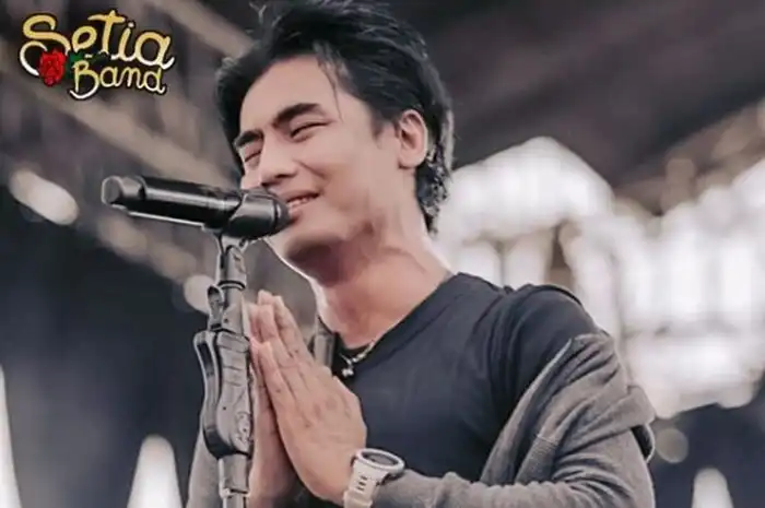 Lirik Lagu Cinta Tak Harus Memiliki' Yang Dipopulerkan oleh ST12