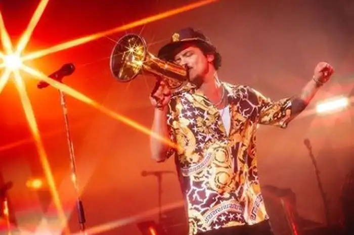 Romantis, Ini Chord dan Lirik Lagu ‘Treasure’ milik Bruno Mars - Sonora.id