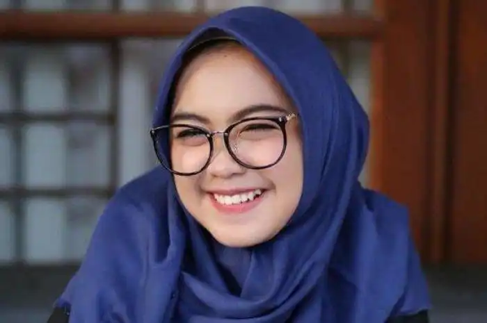Lirik Lagu 'Saya Pamit' Yang Dipopulerkan Oleh Ria Ricis - Sonora.id