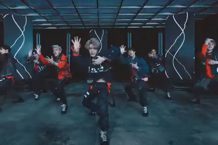 Lirik Lagu ‘Turn Back Time’ Milik WayV, Lengkap dengan Terjemahannya ...