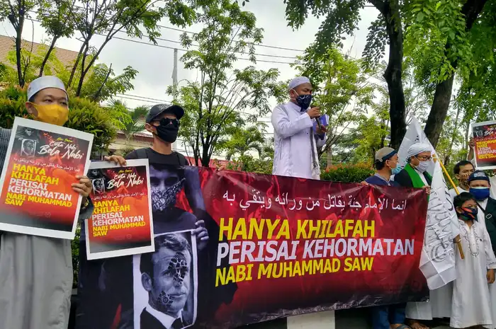 Disambut Sinoman Hadrah, Demo Bela Islam Protes Presiden Prancis