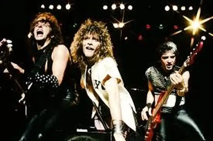 Lirik lagu dan Terjemahan Bed Of Roses yang Dipopulerkan Bon Jovi ...