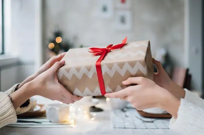 Sering Dianggap Sama, Ini Beda Self Reward dengan Hadiah: Jangan Sampai ...