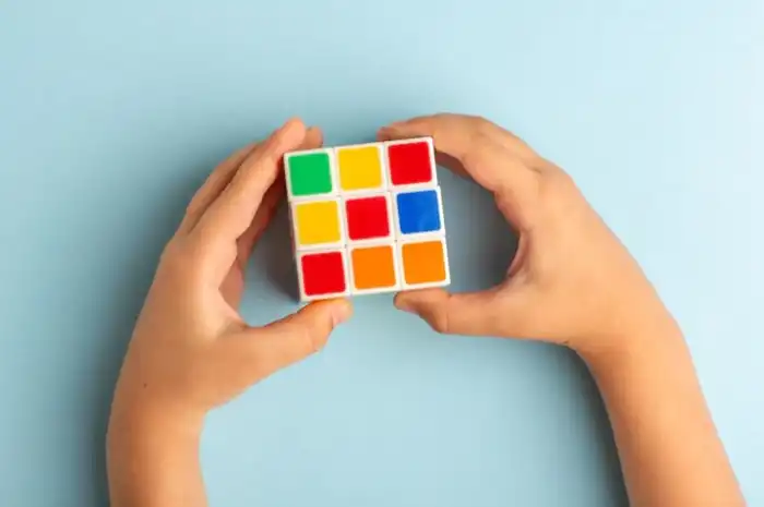 8 Tahap Rumus Rubik 3x3 Lengkap untuk Para Pemula, Jadi Mudah! - Sonora.id