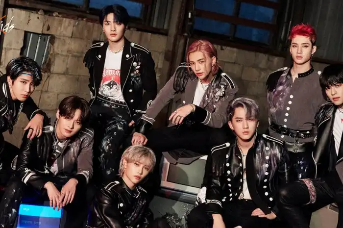 Lirik Lagu Waiting For Us – Stray Kids, Lengkap dengan Terjemahannya ...