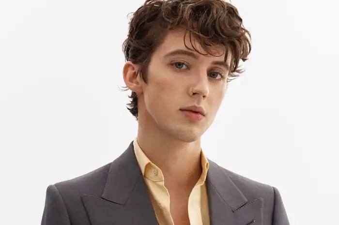 Lirik Lagu 'Fools' - Troye Sivan, Lengkap dengan Terjemahan Indonesia ...