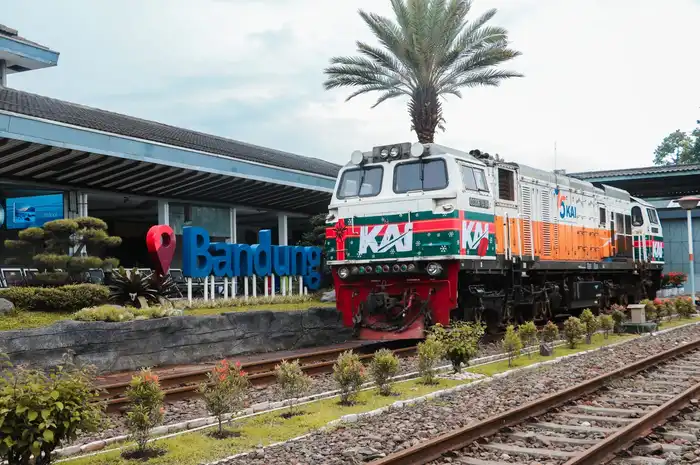 Mau Liburan Akhir Tahun? Daop 2 Bandung Siapkan 103 Perjalanan Kereta ...