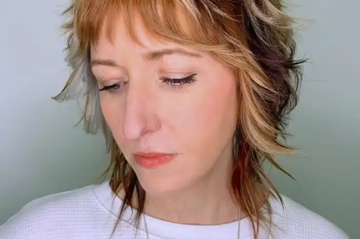 9 Gaya Rambut Wolf Cut Untukmu Agar Terlihat Trendy dan Kekinian ...