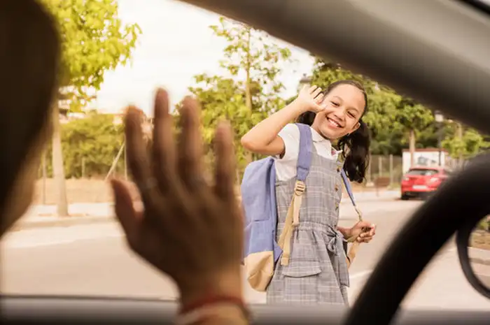 7 Ucapan Hati-hati di Jalan dalam Bahasa Inggris, Lengkap dengan Contoh