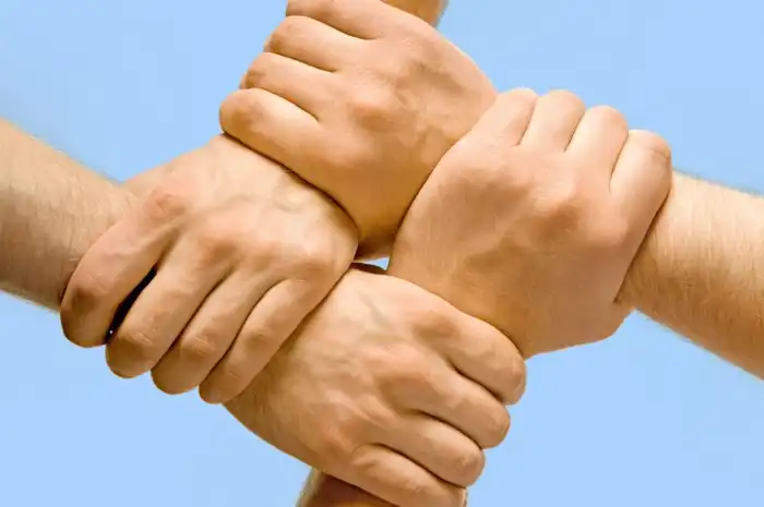 Perwujudan Prinsip Kesatuan dalam Konteks Kehidupan Sosial