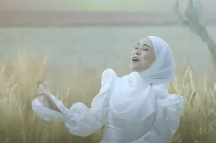 Lirik Lagu 'Bukan Cinta Biasa' yang Dipopulerkan Lesti Kejora - Sonora.id