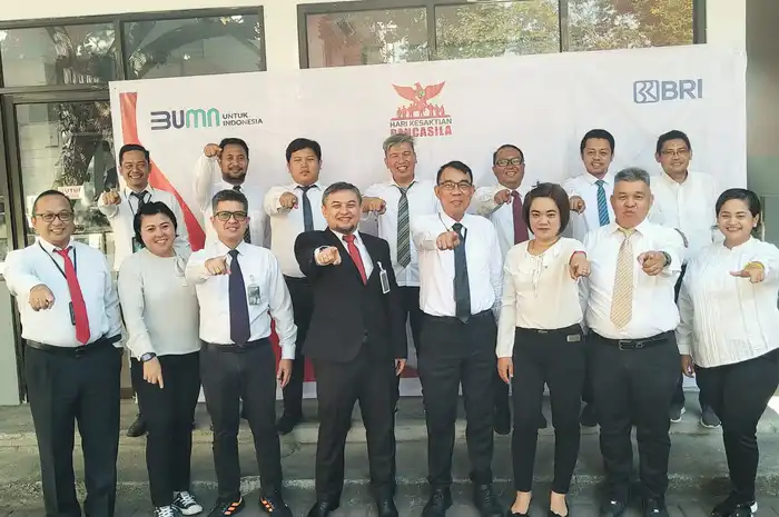 Pada momentum Hari Kesaktian Pancasila, BRI Cabang kota Bitung turut melaksanakan upacara bendera yang diikuti oleh insan BRILiaN.