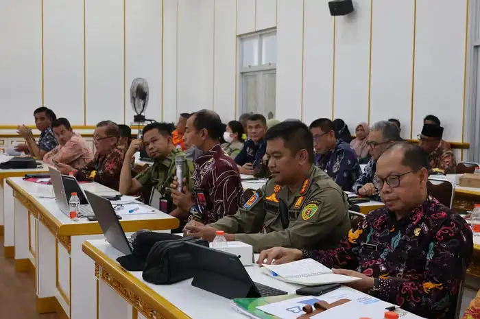 Makmur Marbun usai rapat bersama ASN, Jumat (3/11).