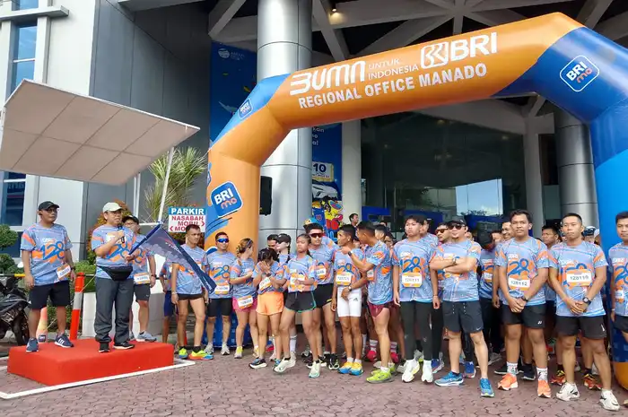 BRI Regional Office Manado mengadakan Fun Race and Fun Walk dalam peringatan hari ulang tahun BRI ke-128.