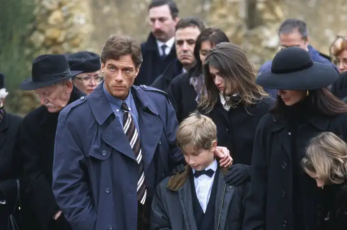 Sinopsis 'Maximum Risk' yang Diperankan oleh Jean Claude Van Damme ...