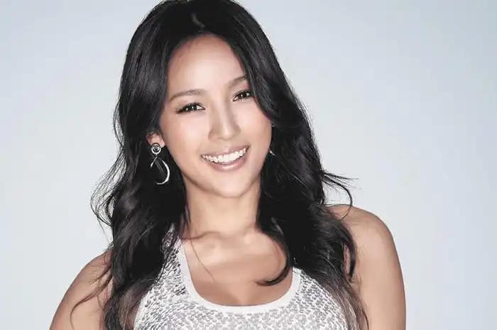 Lirik Lagu '10 Minutes' - Lee Hyori, Lagi Viral di TikTok - Sonora.id