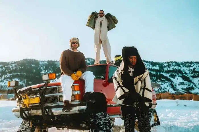 Lirik Lagu 'Friday' - Fridayy feat The Chainsmokers dengan Terjemahan ...
