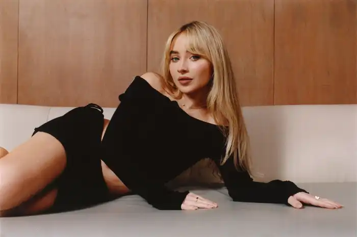 Lirik Lagu Bad Review - Sabrina Carpenter, dengan Terjemahan