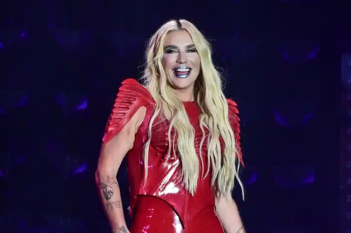 Lirik Lagu Tik Tok - Kesha dan Terjemahan, Nama P Diddy Dihapus - Sonora.id