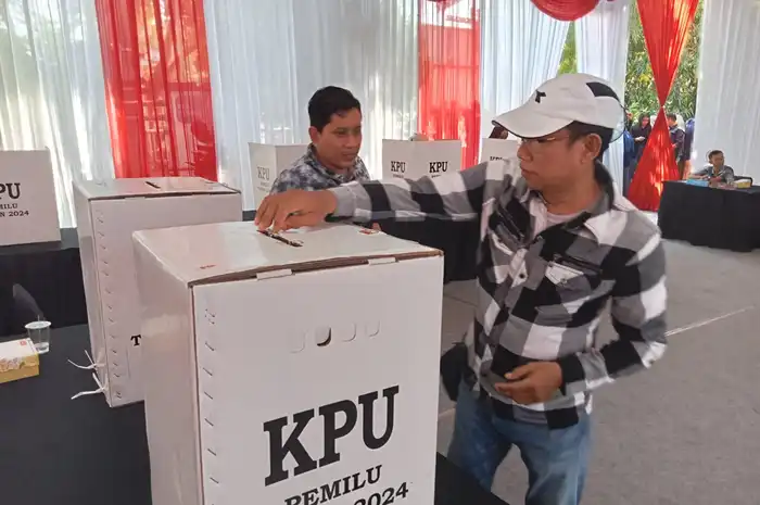 Simulasi pemungutan suara oleh KPU Kalsel