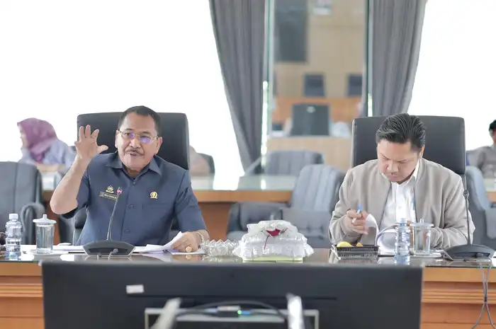 Ketua DPRD Kalimantan Selatan, Supian HK, dan Sekdaprov Kalimantan Selatan, Roy Rizali Anwar
