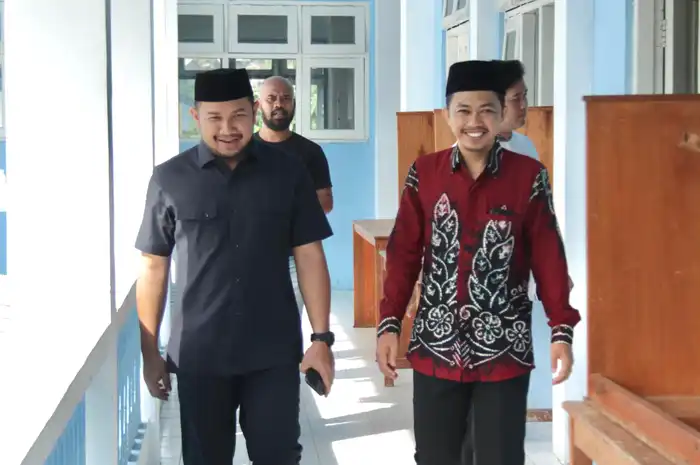 Wakil Ketua DPRD Kalimantan Selatan, Muhammad Alpiya Rakhman, saat mengunjungi STIT Darul Ulum Kotabaru