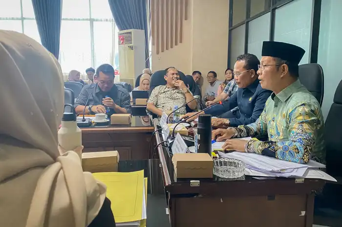 Rapat Rasionalisasi Anggaran Tahun 2024 di DPRD Provinsi Kalsel