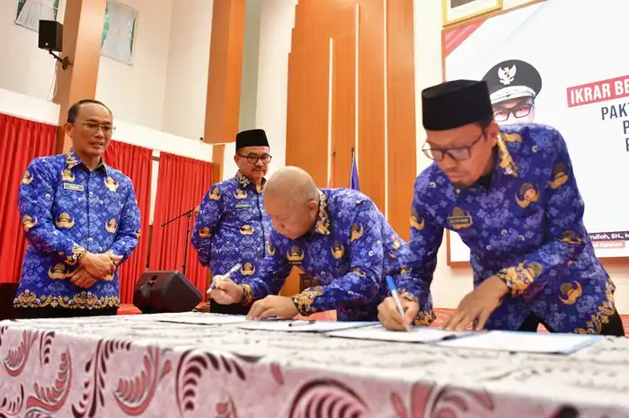 Jelang Pilkada Serentak, ASN Pemprov Sulsel Ikrar Bersama dan Tanda Tangani Pakta Integritas Netralitas