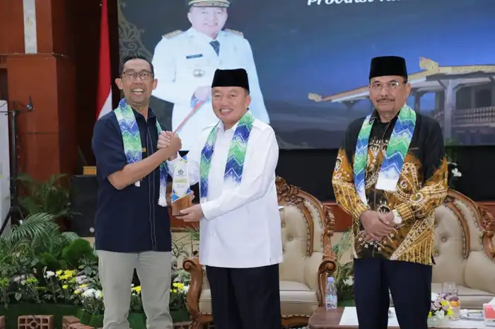 Penyerahan DIPA Tahun Anggaran 2025 di Kalsel