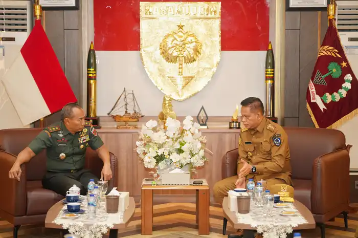 Pj Gubernur Sulsel Prof Fadjry Djufry bersama Pangdam XIV Mayjen TNI Windiyatno