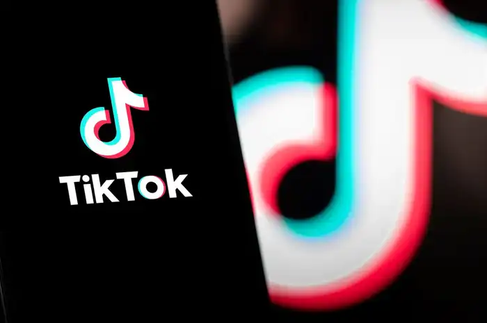 Lirik Lagu Salahmu Sendiri Slamet Pengamen Viral di TikTok - Sonora.id