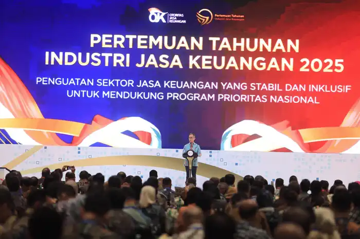 Ketua Dewan Komisioner OJK Mahendra Siregar dalam Pertemuan Tahunan Industri Jasa Keuangan (PTIJK) 2025 di Jakarta Convention Center, Jakarta, Selasa (11/2/2025).  Foto: OJK 