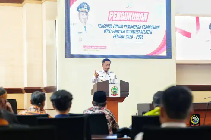 Penjabat Gubernur Sulsel Prof Fadjry Djufry