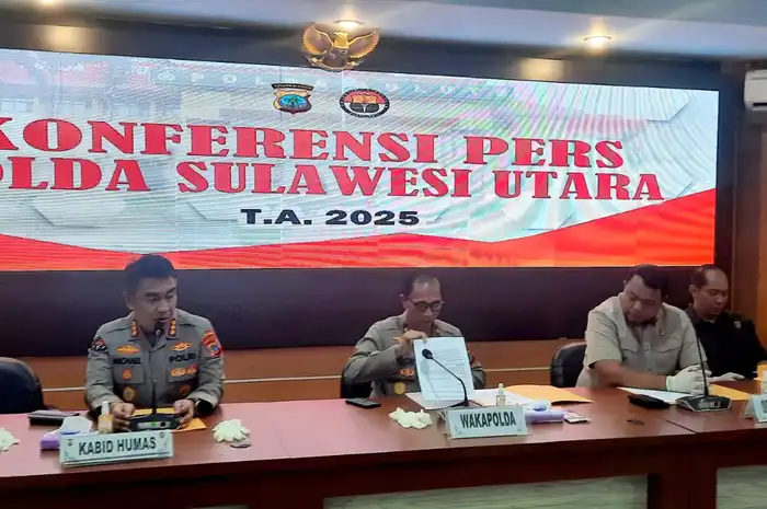 Wakapolda Sulut Brigjen Pol Drs. Bahagia Dachi, S.H., M.H. didampingi Kabid Humas Kombes Pol Michael Irwan Thamsil, Dirreskrimsus dan Wadirreskrimum Polda Sulawesi Utara 