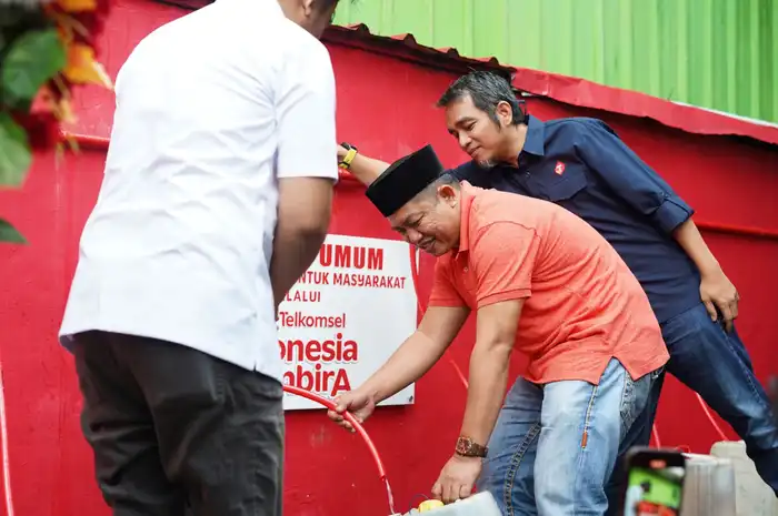 Perbaikan fasilitas umum sumber air bersih di Makassar 