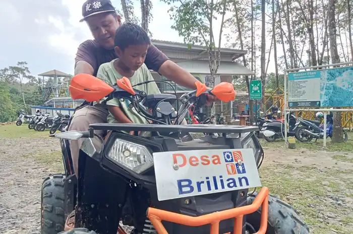 Salah satu wahana yang ada di Taman Wisata Menanti Laburan.