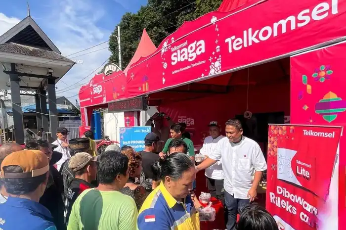 Booth Telkomsel Siaga diserbu pelanggan saat momen RAFI 2025