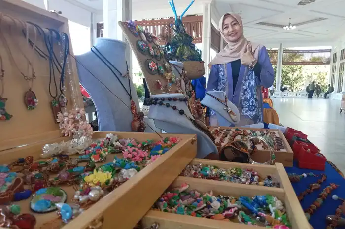 Nurhamdany, pengrajin aksesoris asal Kalsel yang sudah go internasional