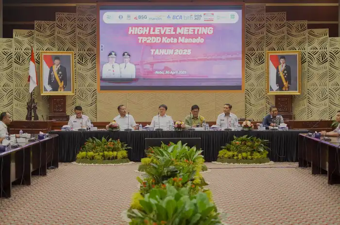 HLM TP2DD Kota Manado di hadiri oleh Walikota Manado, Wakil Walikota Manado, Kepala Perwakilan Bank Indonesia Provinsi Sulawesi Utara, Sekretaris Kota Manado serta sejumlah perangkat daerah.